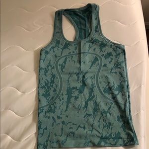 Lululemon tank